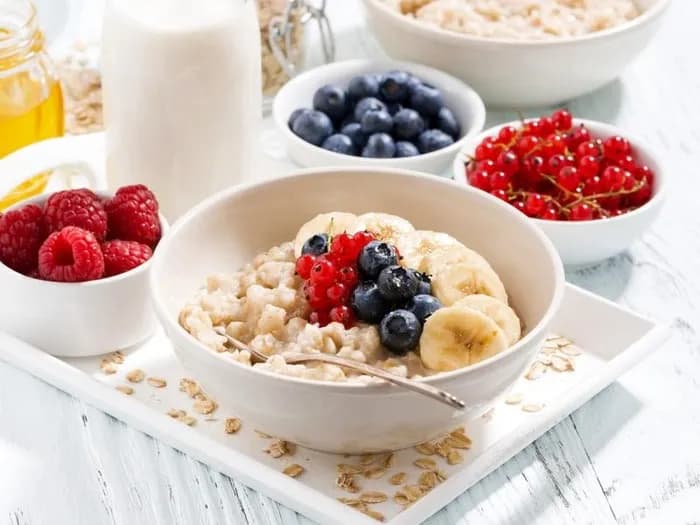 Jak ugotować owsiankę dietetyczną, by schudnąć i zdrowo jeść
